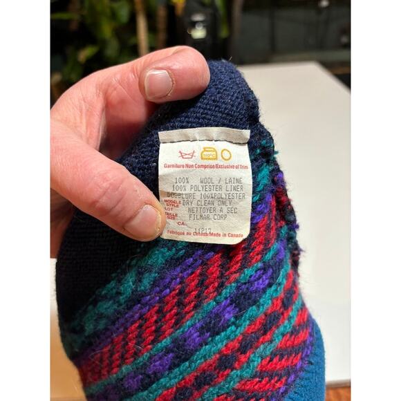 Vintage wool ski hat winter beanie in blue purple green and red made in Canada - Picture 5 of 5